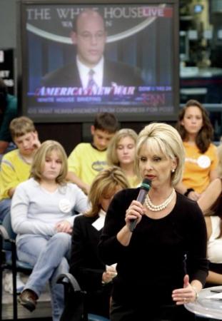 Former CNN talk-show host Bobbie Battista prepares for the airing of ``TalkBack Live'' in the CNN Center in Alanta, Nov. 1, 2001.  Photo by Ric Feld