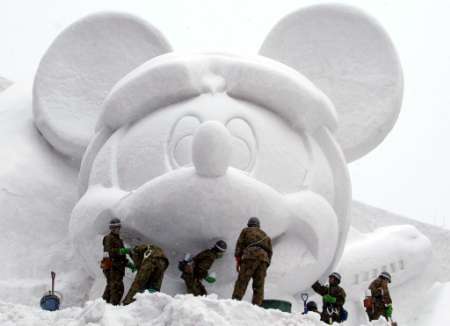 mickey-snow.jpg